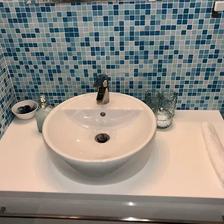 Js Flats - District Vii - Downtown - 2br And Balcony Апартаменты Будапешт