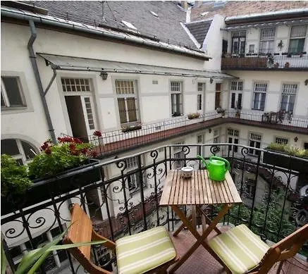 Js Flats - District Vii - Downtown - 2br And Balcony Апартаменты *