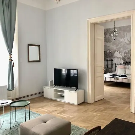 Js Flats - District Vii - Downtown - 2br And Balcony *